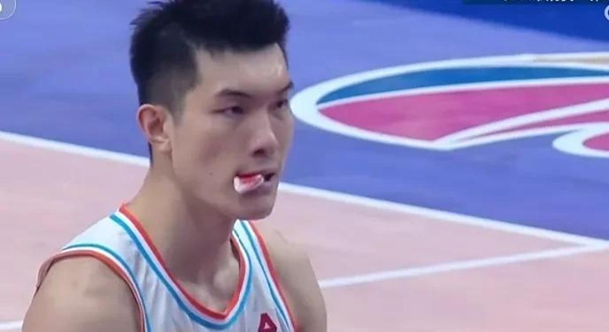 生日快乐！山东男篮分享球队为郭凯庆生视频(生日快乐牛小豪视频)